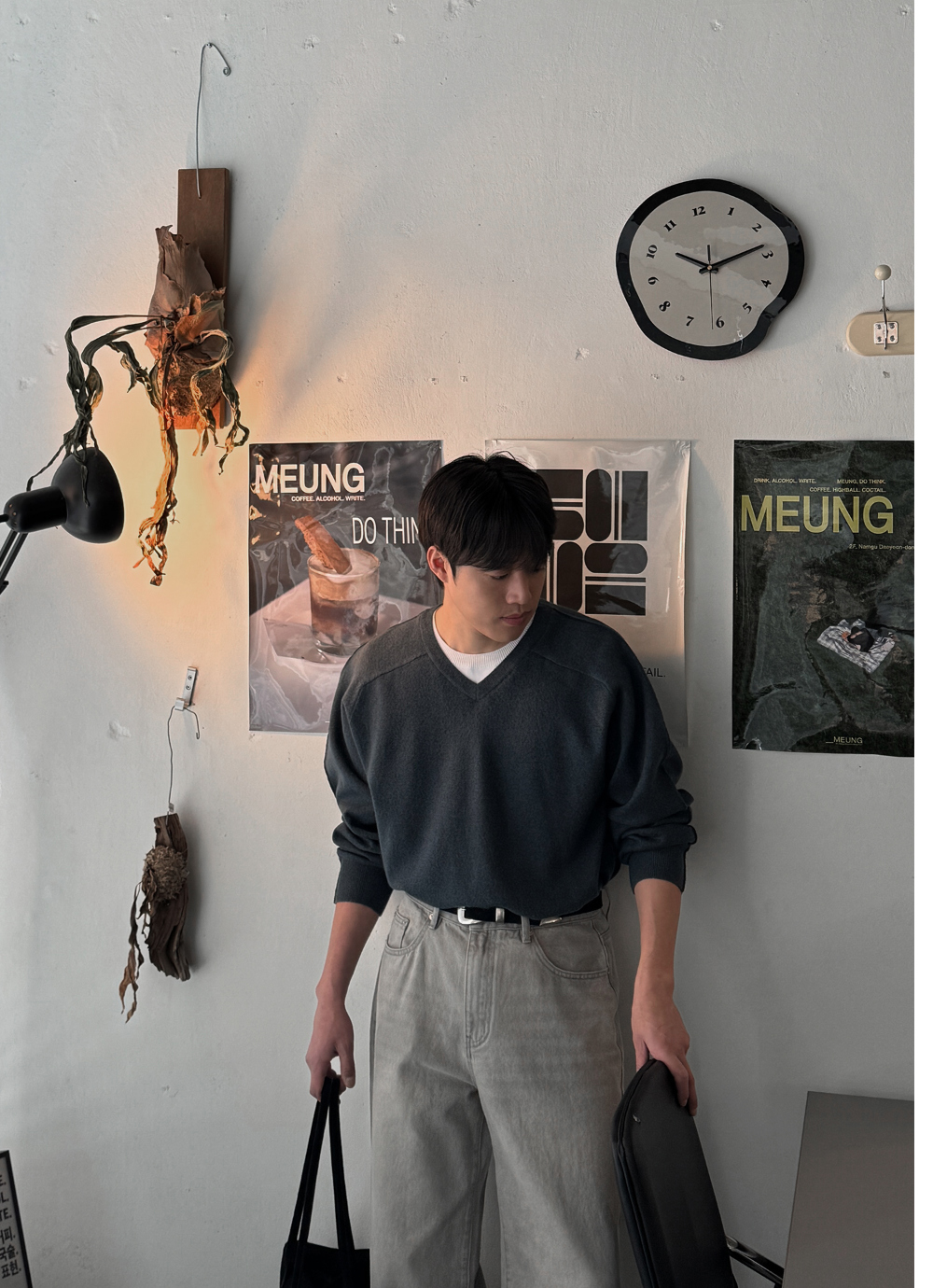 긴팔 티셔츠 모델 착용 이미지-S177L12