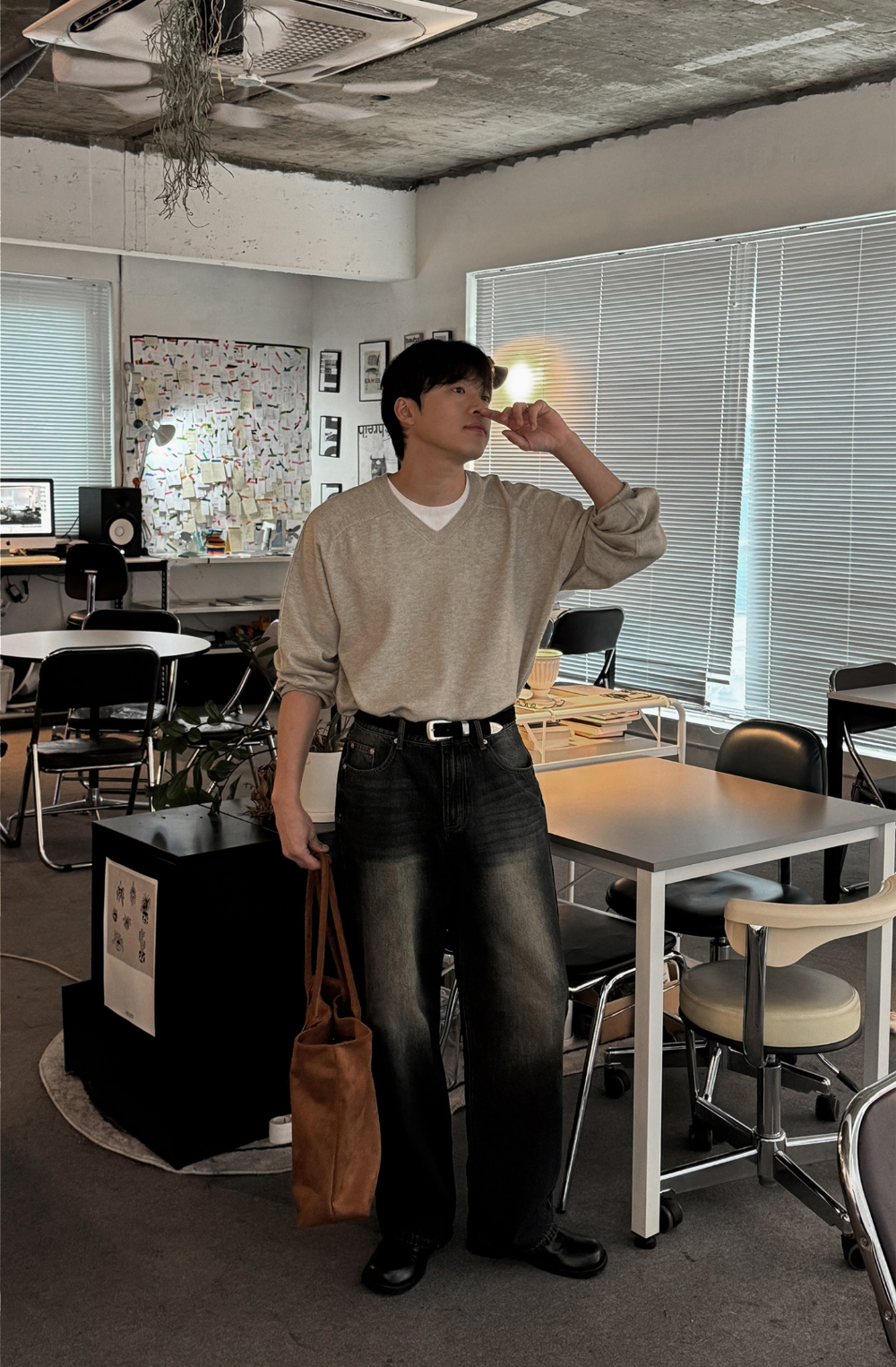 긴팔 티셔츠 모델 착용 이미지-S177L10
