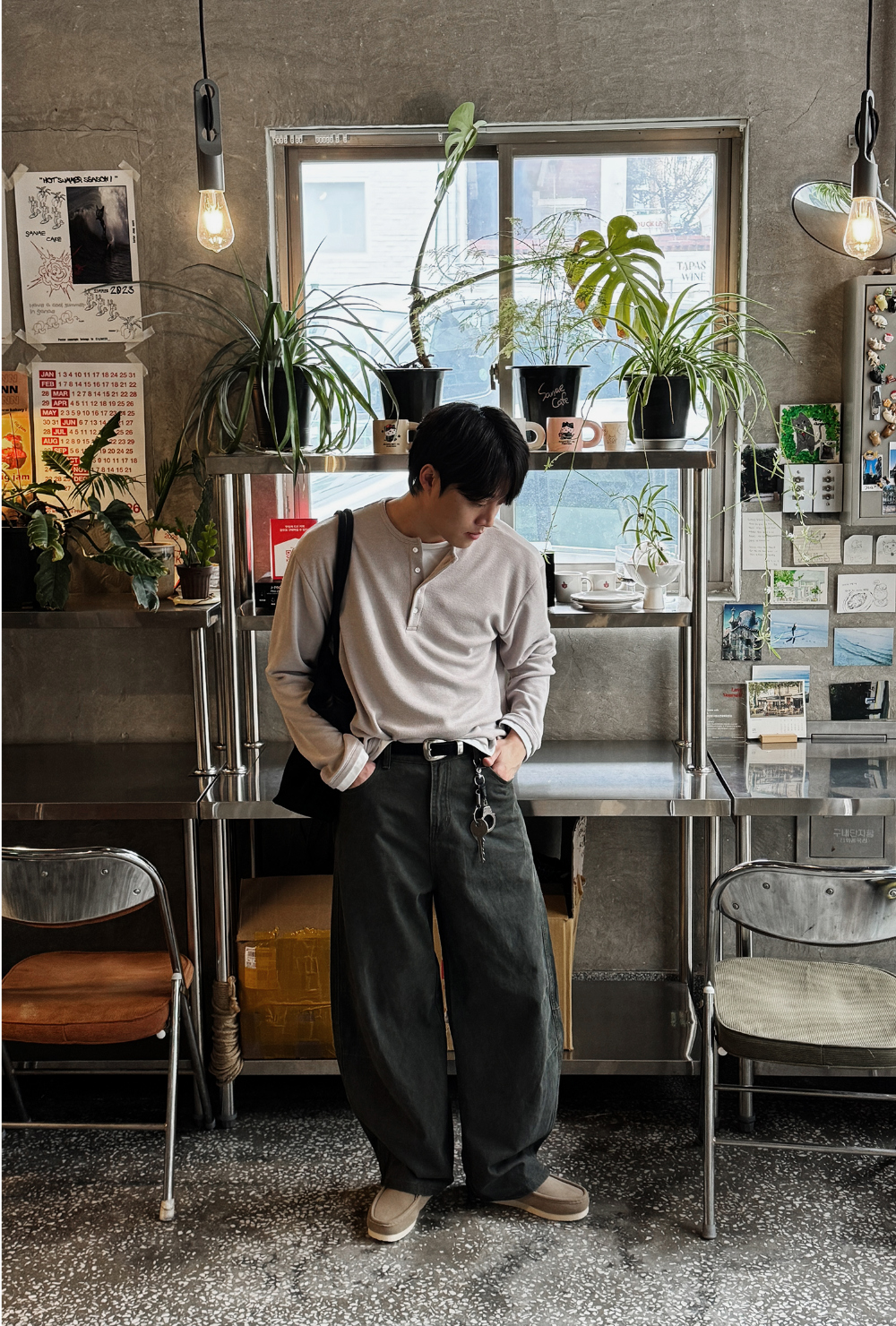 긴팔 티셔츠 모델 착용 이미지-S178L9