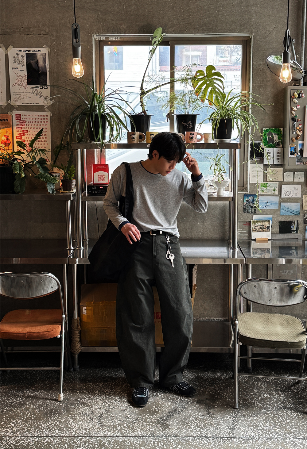 긴팔 티셔츠 모델 착용 이미지-S180L21