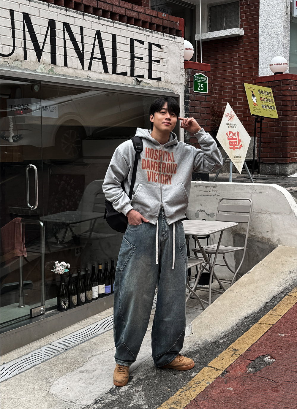 긴팔 티셔츠 모델 착용 이미지-S149L14