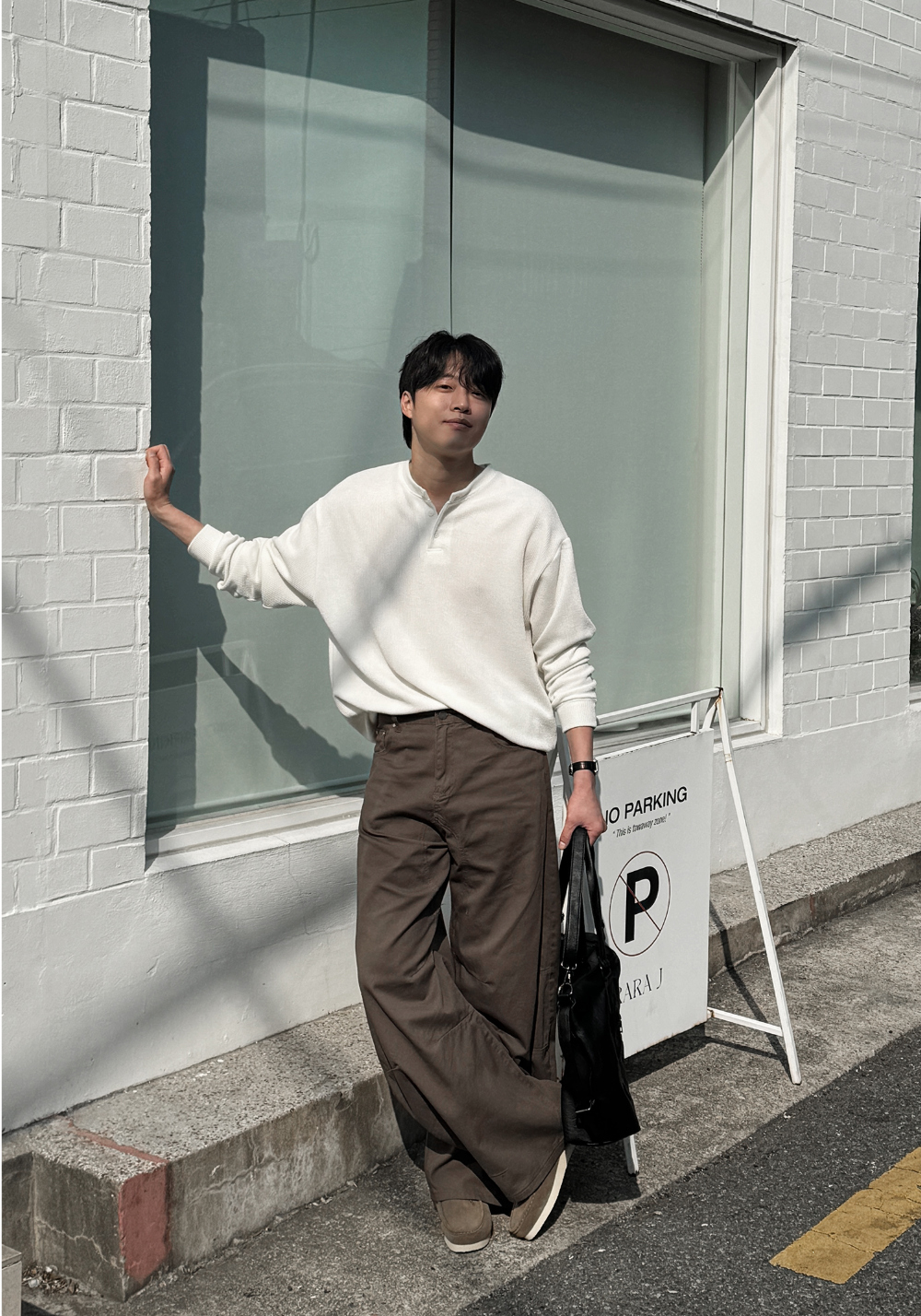 긴팔 티셔츠 모델 착용 이미지-S128L8