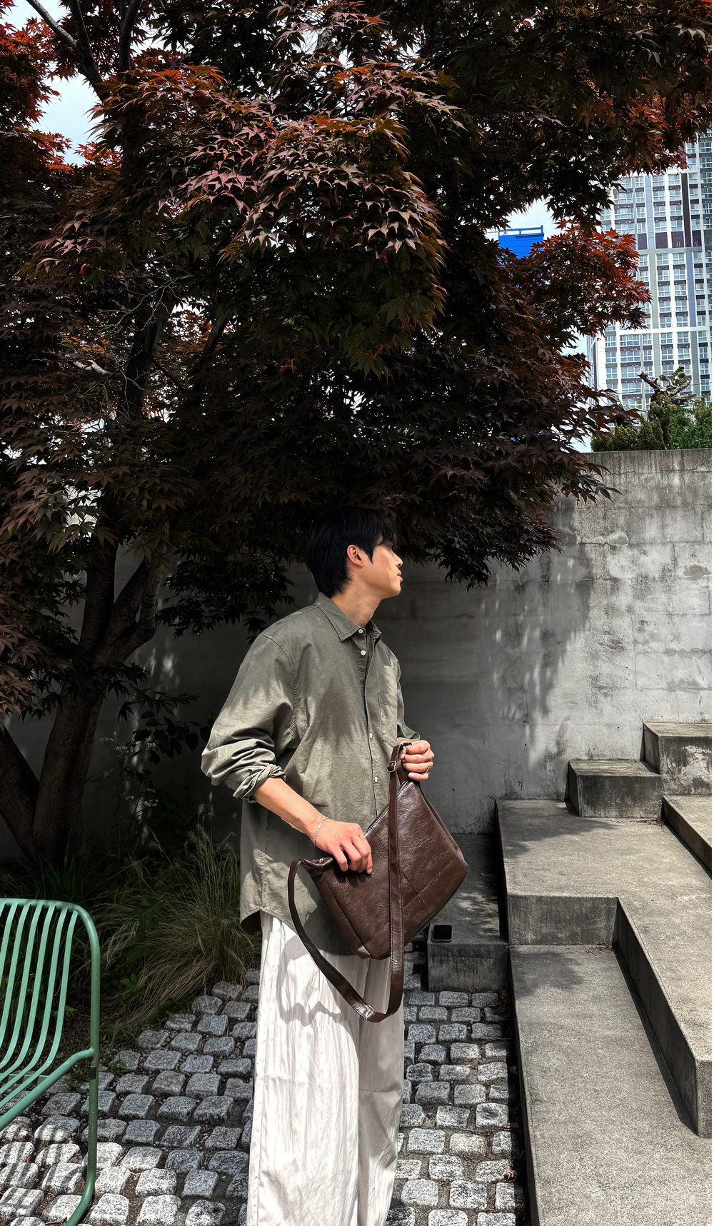 가방 모델 착용 이미지-S173L12