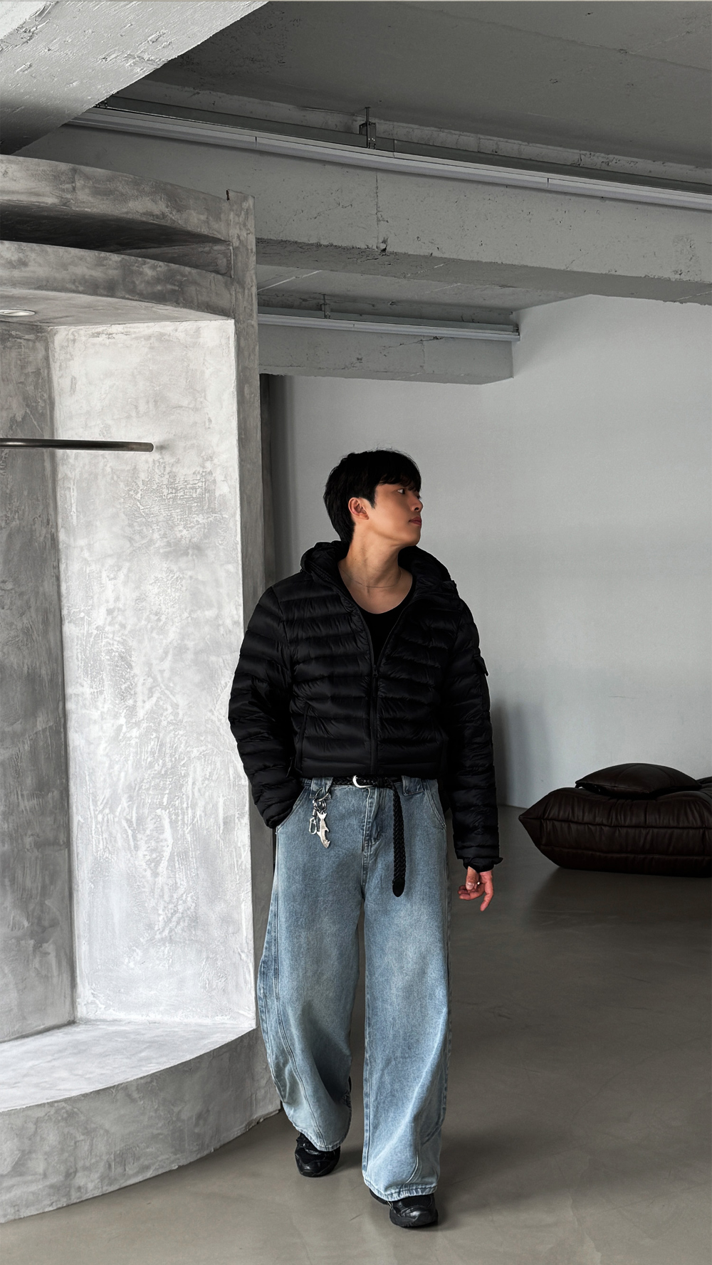 패딩 모델 착용 이미지-S205L54