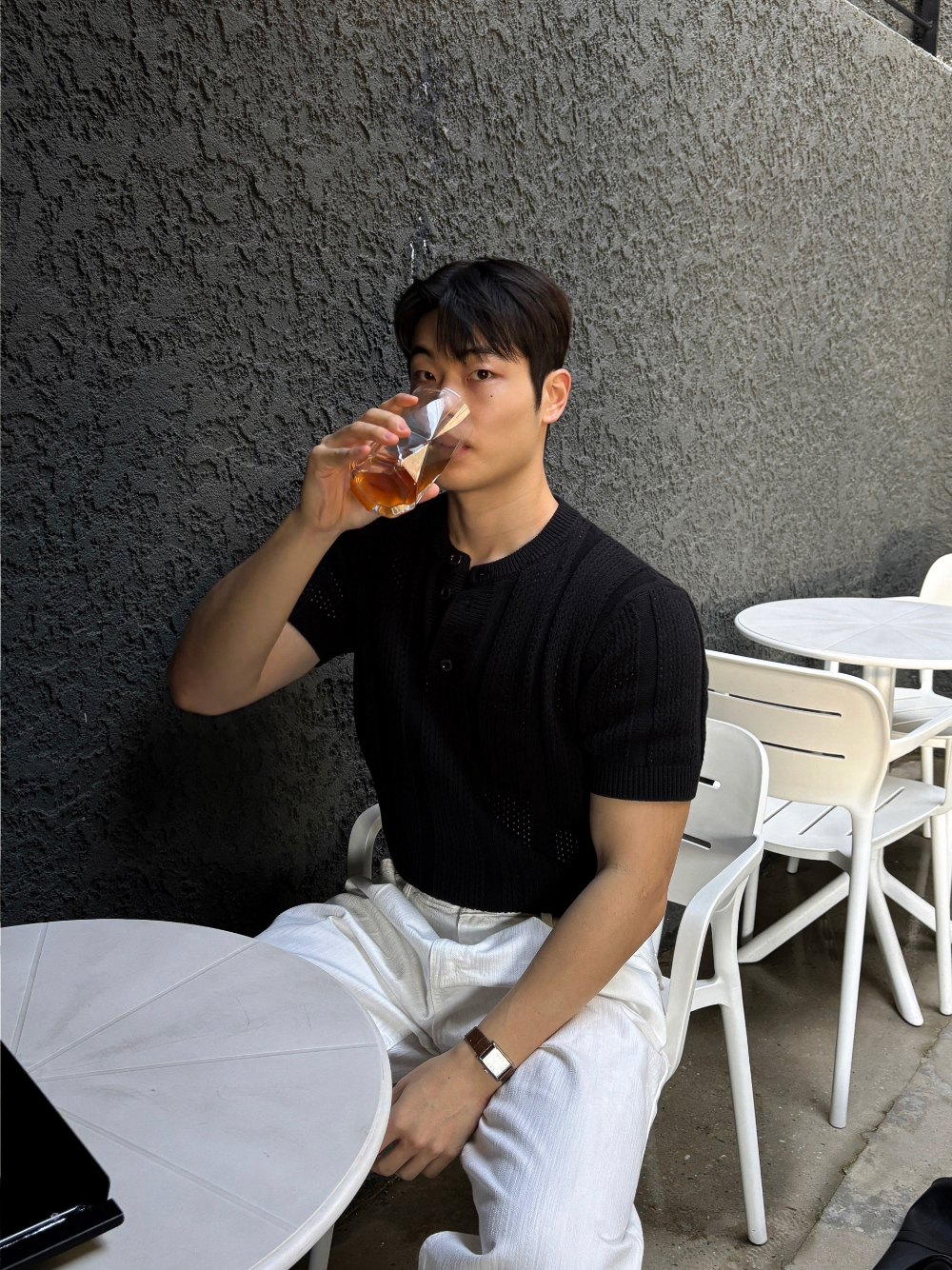 반팔 티셔츠 모델 착용 이미지-S1L38