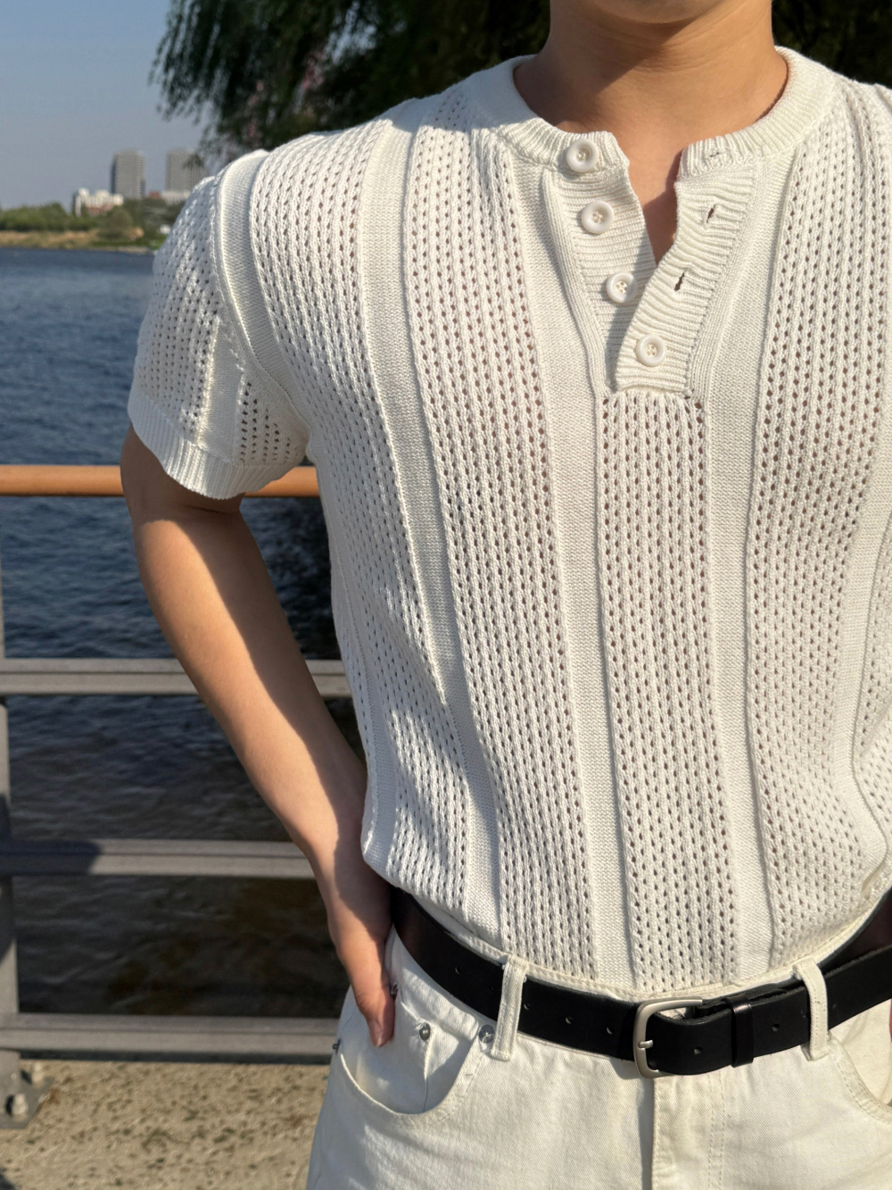 반팔 티셔츠 모델 착용 이미지-S1L5