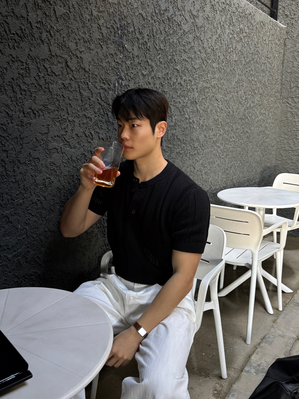 반팔 티셔츠 모델 착용 이미지-S1L39