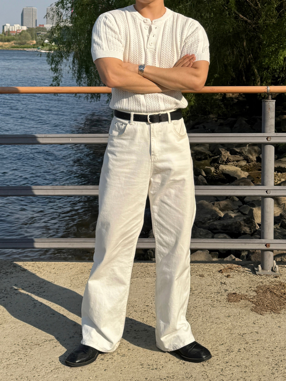 반팔 티셔츠 모델 착용 이미지-S1L8