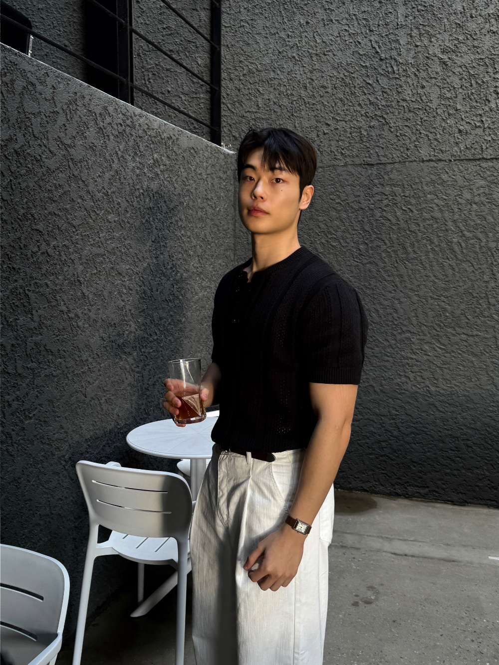 반팔 티셔츠 모델 착용 이미지-S1L41