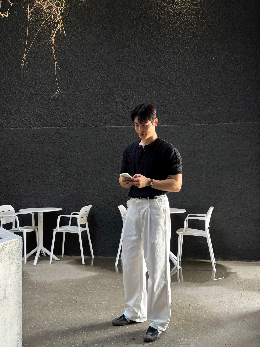 반팔 티셔츠 모델 착용 이미지-S1L36