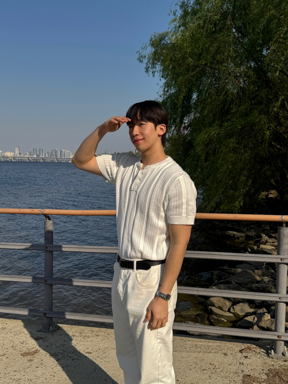 반팔 티셔츠 모델 착용 이미지-S1L15