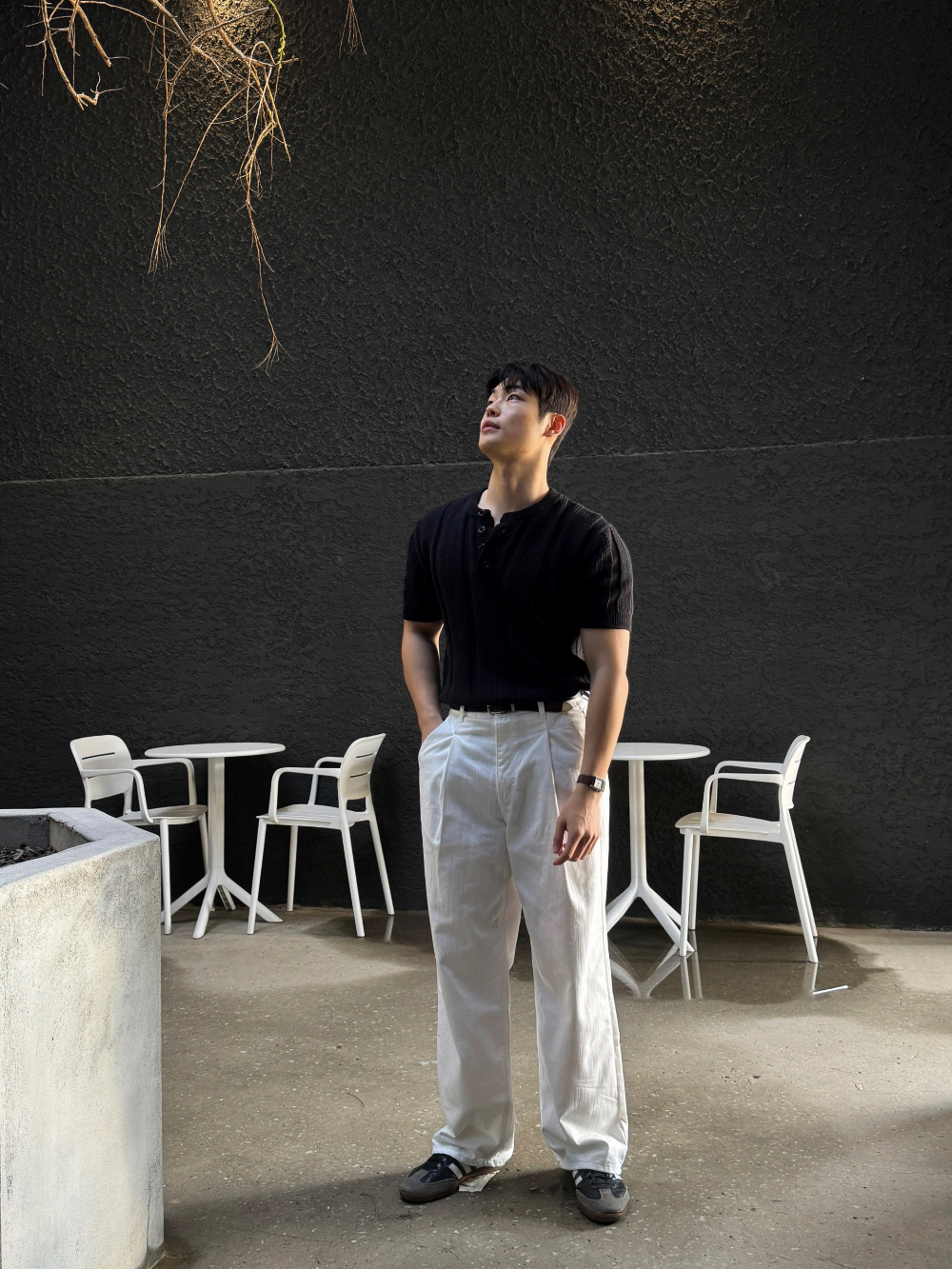 반팔 티셔츠 모델 착용 이미지-S1L35