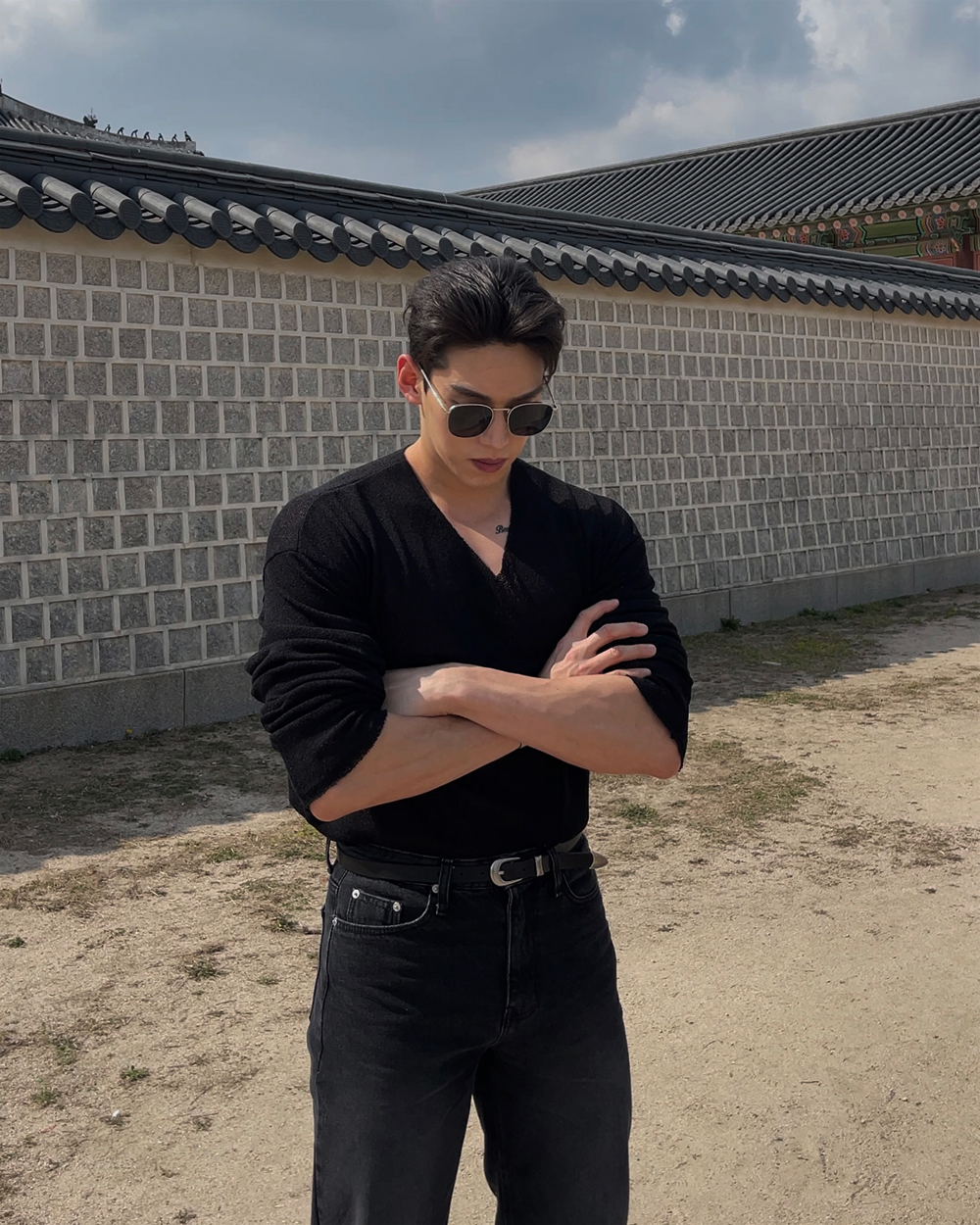 긴팔 티셔츠 모델 착용 이미지-S1L36