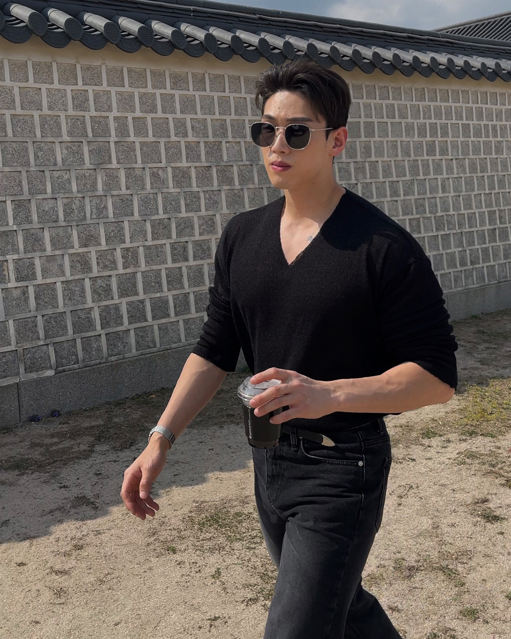 긴팔 티셔츠 모델 착용 이미지-S1L31