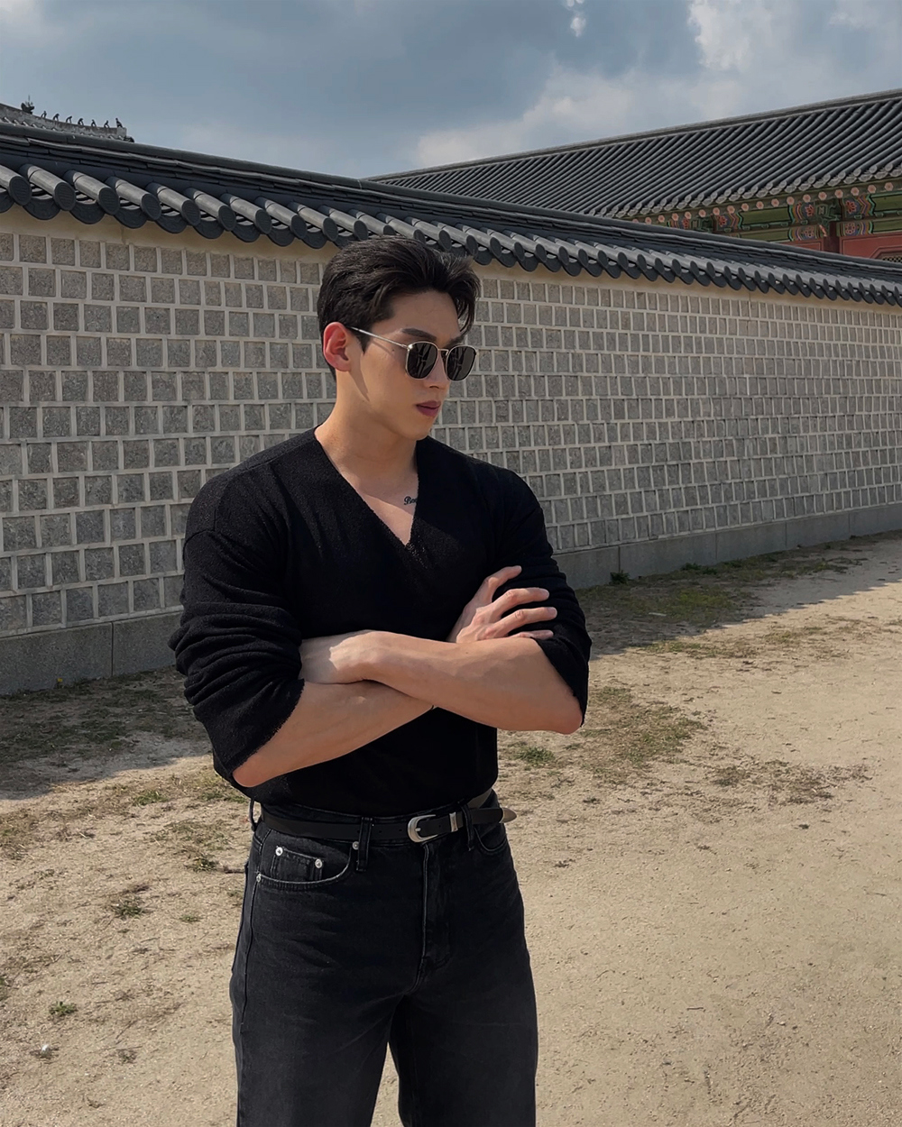 긴팔 티셔츠 모델 착용 이미지-S1L32