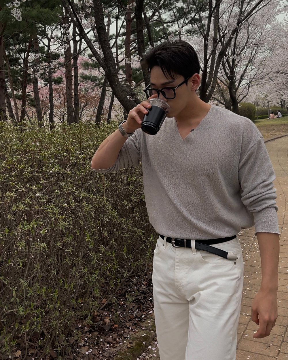 긴팔 티셔츠 모델 착용 이미지-S3L17