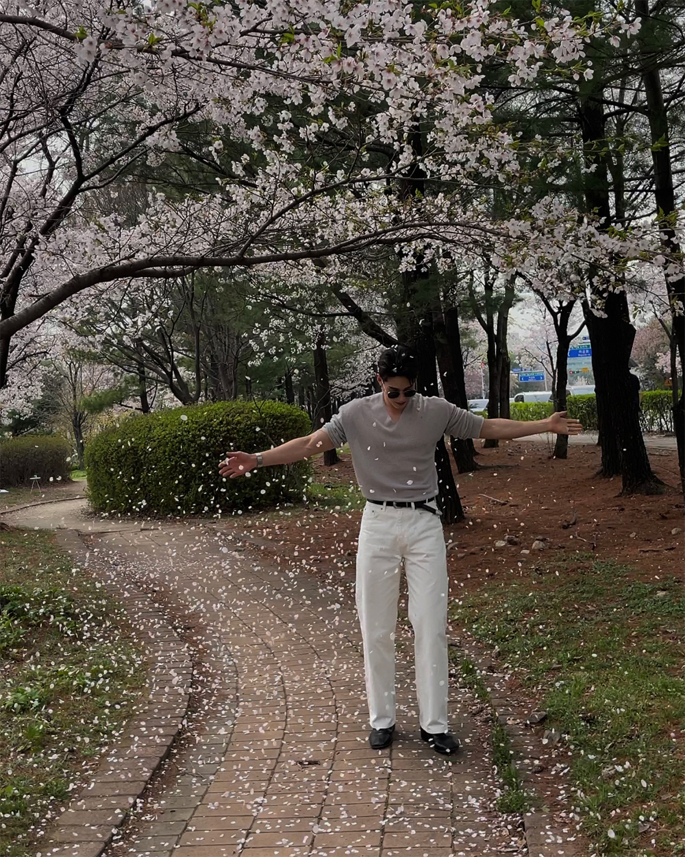 긴팔 티셔츠 모델 착용 이미지-S3L18