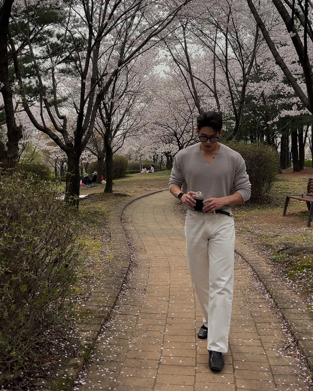 긴팔 티셔츠 모델 착용 이미지-S3L16