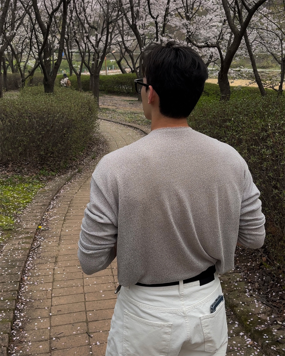 긴팔 티셔츠 모델 착용 이미지-S3L21