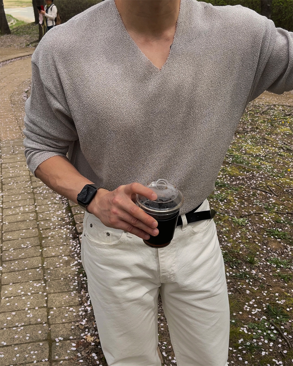 긴팔 티셔츠 모델 착용 이미지-S3L6