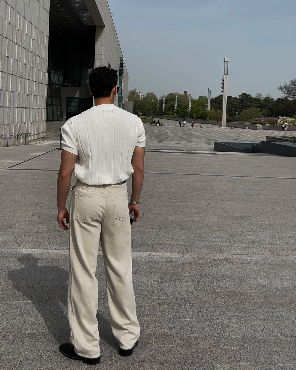 반팔 티셔츠 모델 착용 이미지-S1L46