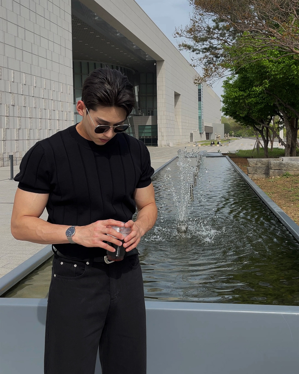 반팔 티셔츠 모델 착용 이미지-S1L27