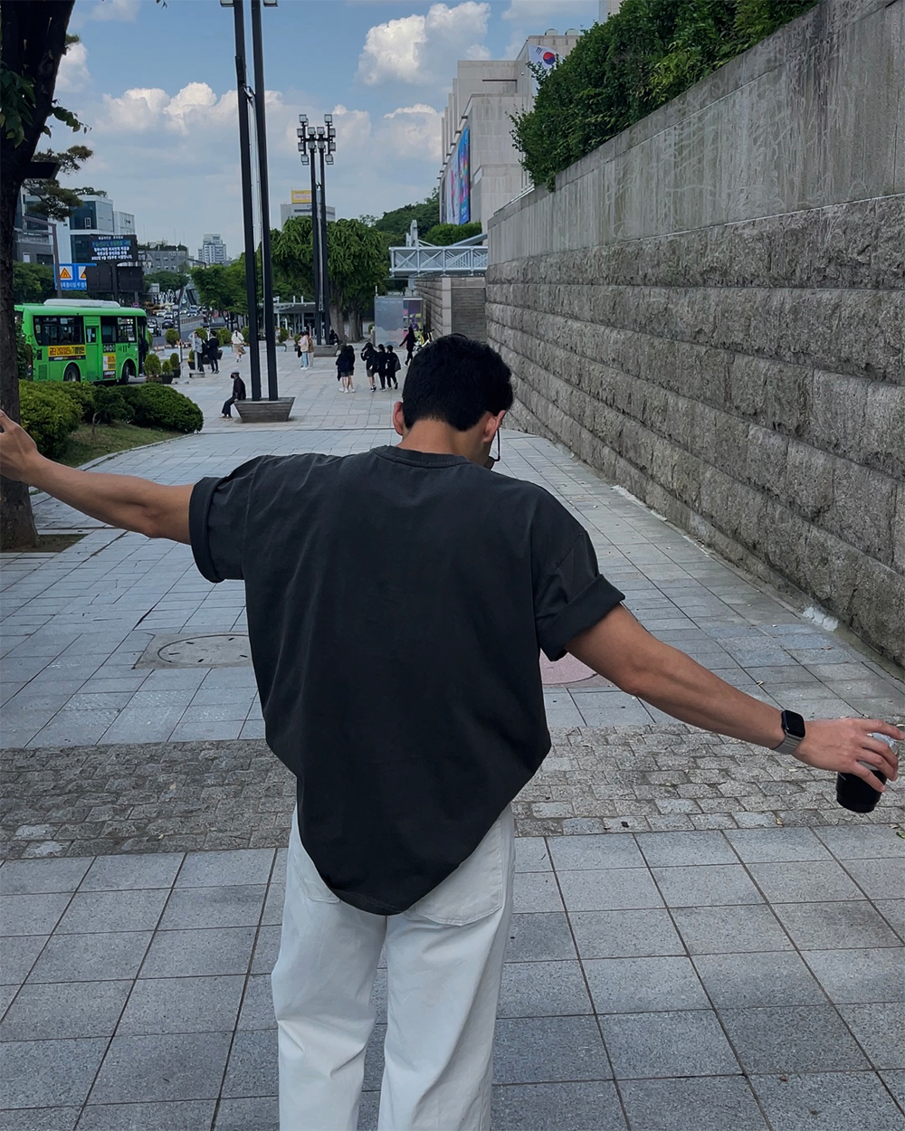 반팔 티셔츠 모델 착용 이미지-S1L32