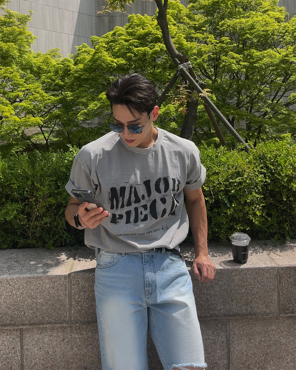 반팔 티셔츠 모델 착용 이미지-S1L41