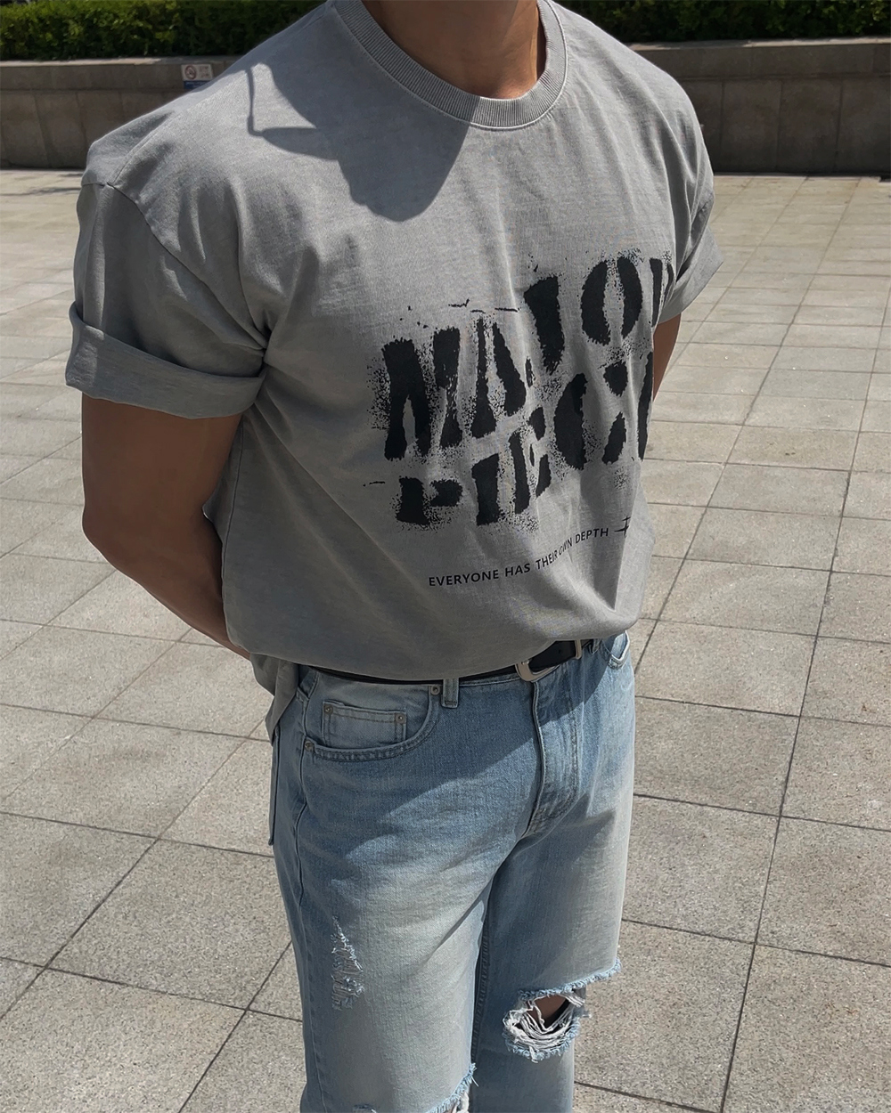 반팔 티셔츠 모델 착용 이미지-S1L37