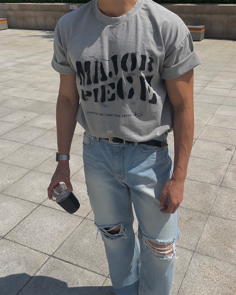 반팔 티셔츠 모델 착용 이미지-S1L35