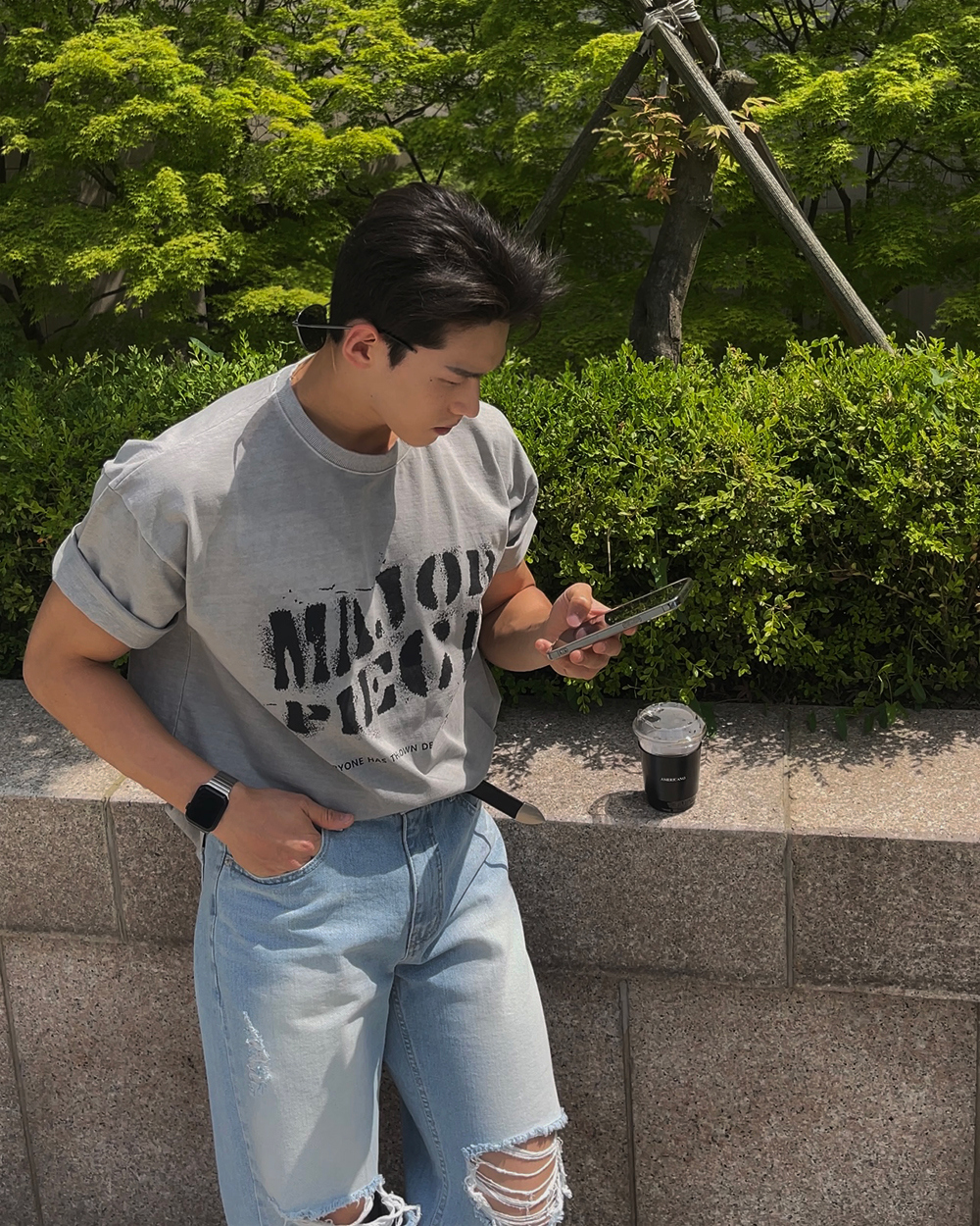 반팔 티셔츠 모델 착용 이미지-S1L45