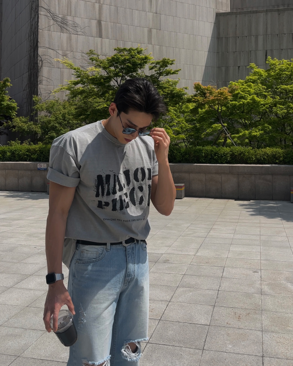 반팔 티셔츠 모델 착용 이미지-S1L38