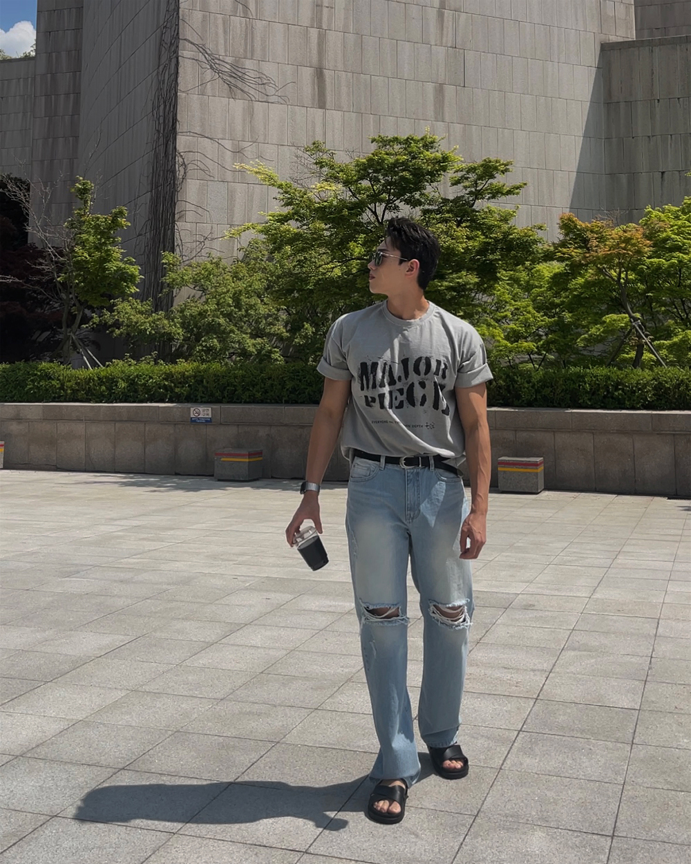 반팔 티셔츠 모델 착용 이미지-S1L40