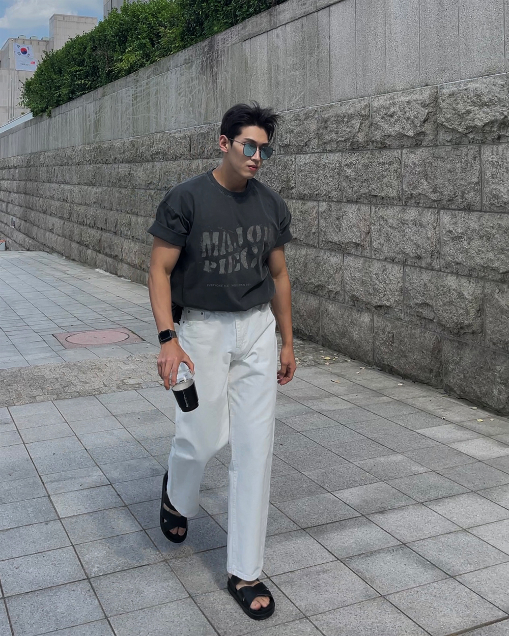 반팔 티셔츠 모델 착용 이미지-S1L31