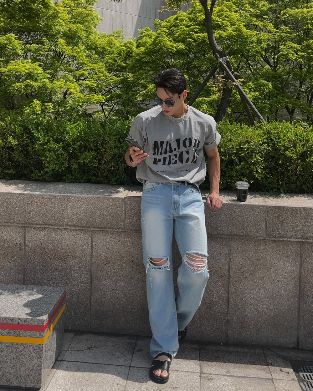 반팔 티셔츠 모델 착용 이미지-S1L42