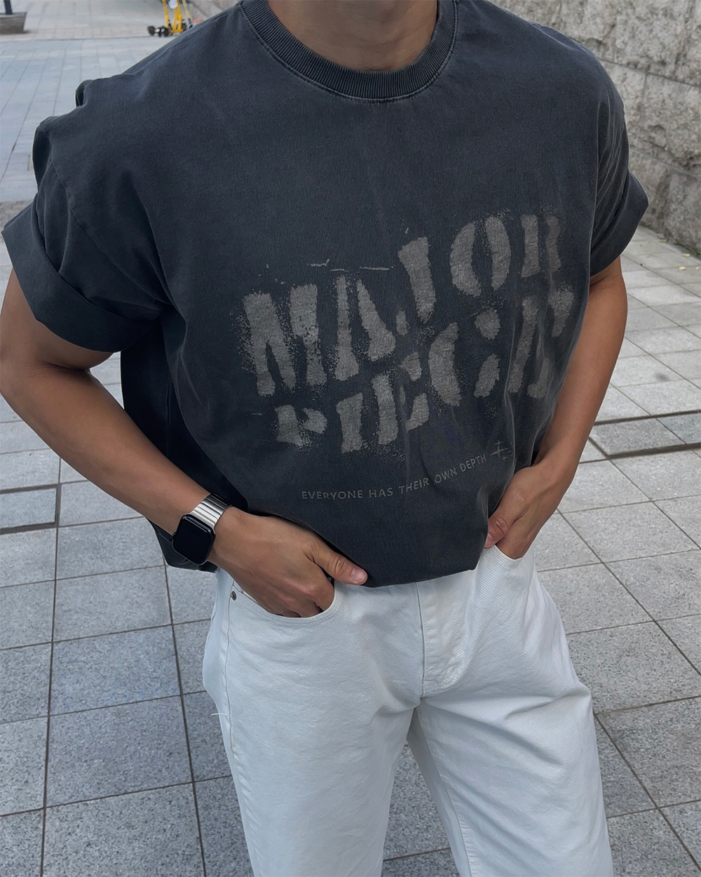 반팔 티셔츠 모델 착용 이미지-S1L29