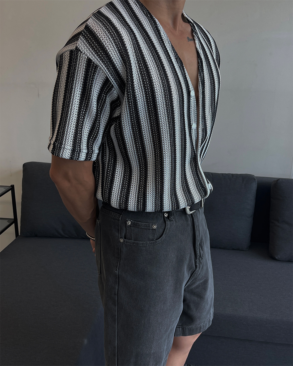 블라우스 모델 착용 이미지-S1L47