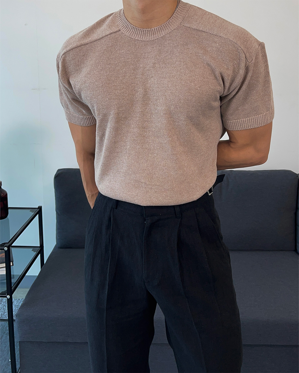 반팔 티셔츠 모델 착용 이미지-S6L5