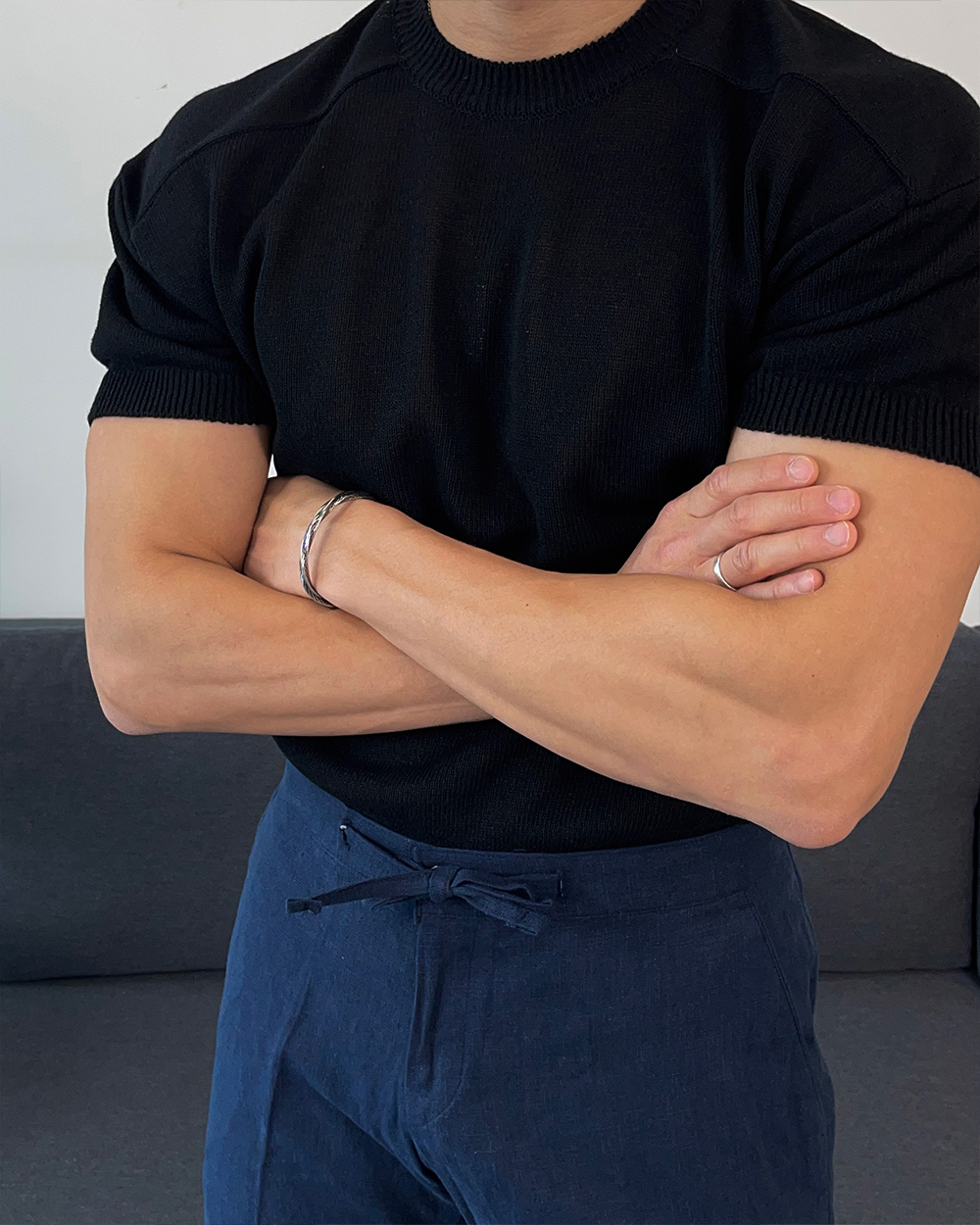 반팔 티셔츠 모델 착용 이미지-S8L1