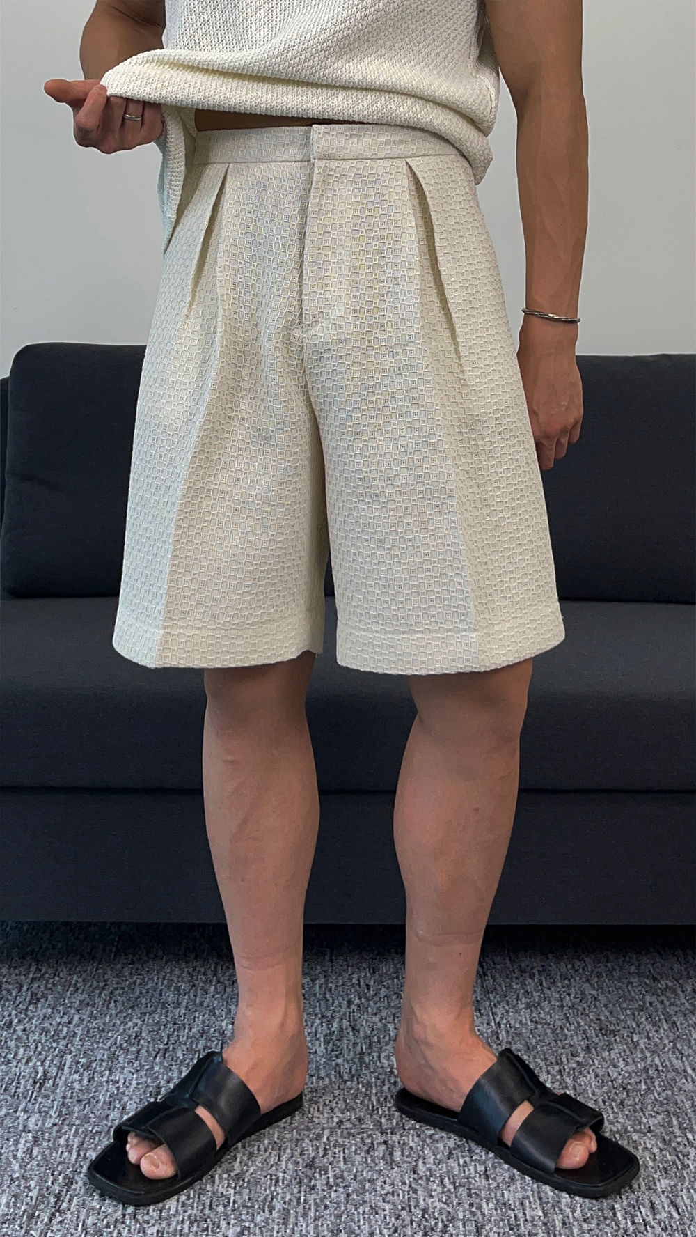 반바지 모델 착용 이미지-S1L23