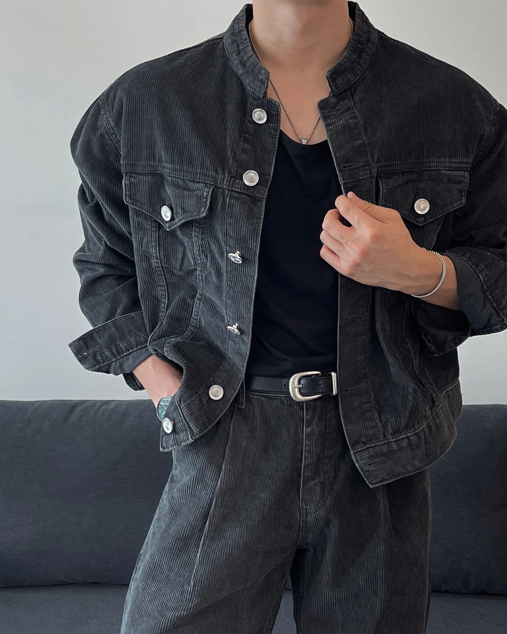 바지 모델 착용 이미지-S2L10