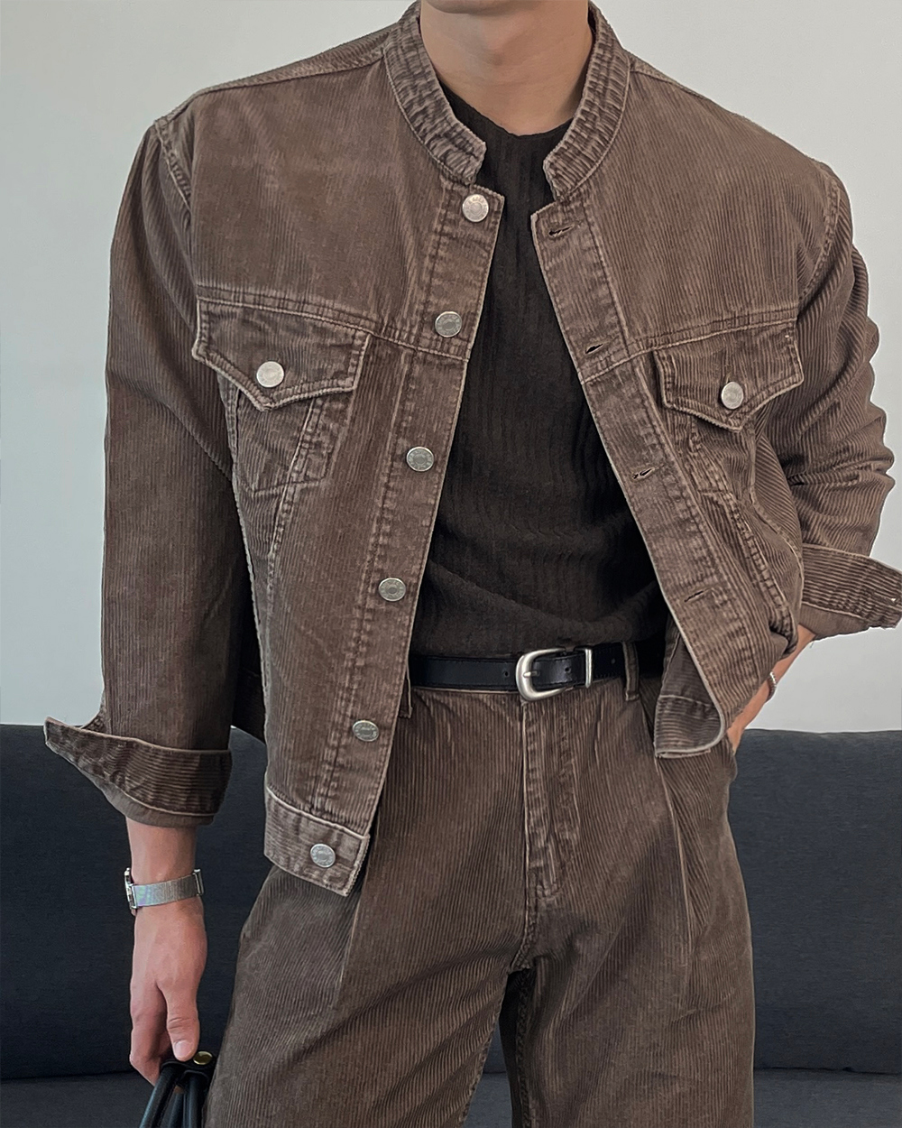 바지 모델 착용 이미지-S2L22