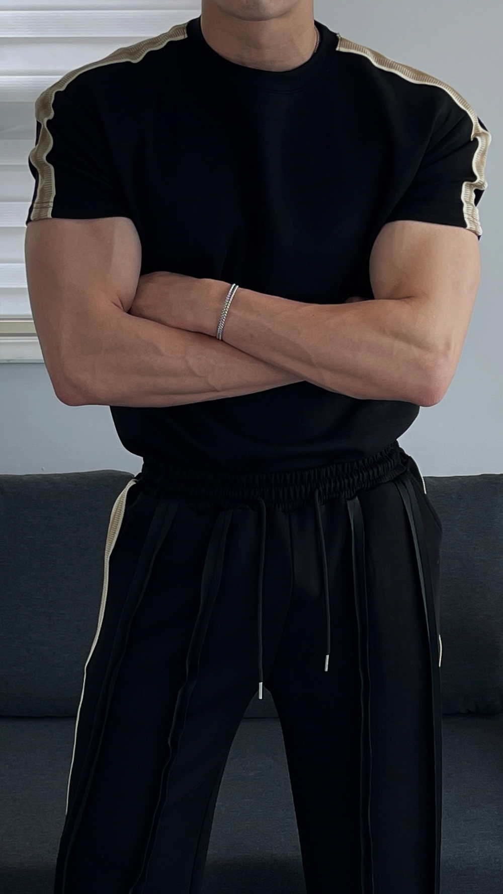 短袖T卹模特兒穿著圖片 - S6L8