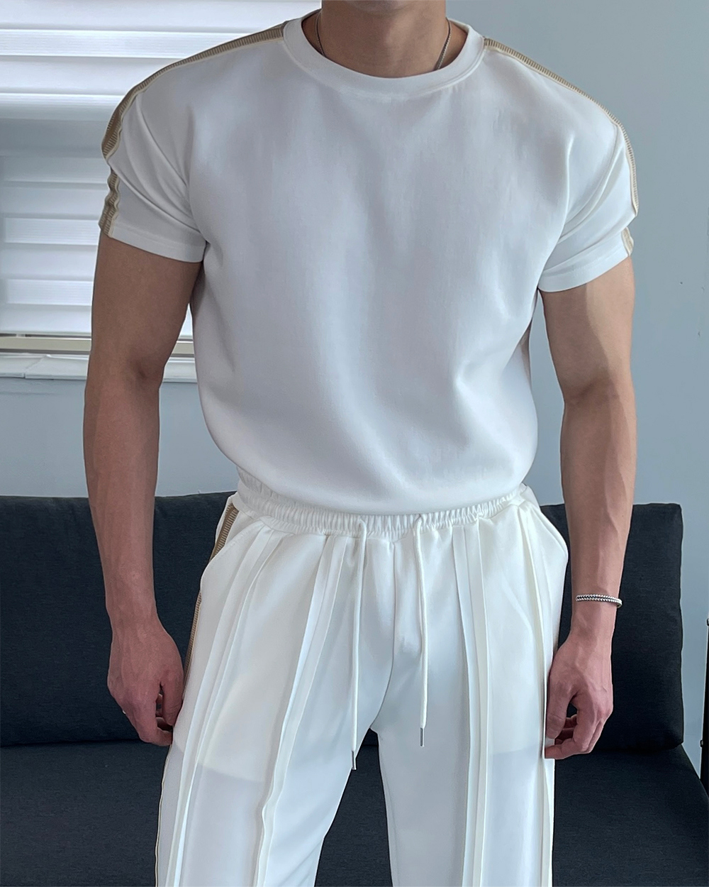 短袖T卹模特兒穿著圖片 - S6L5