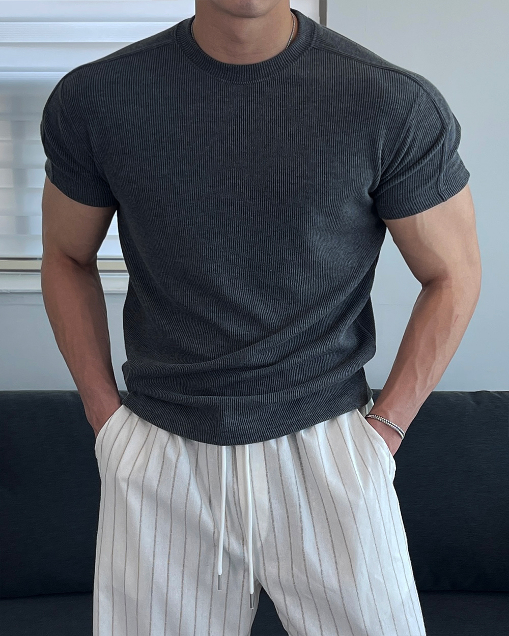 바지 모델 착용 이미지-S1L37