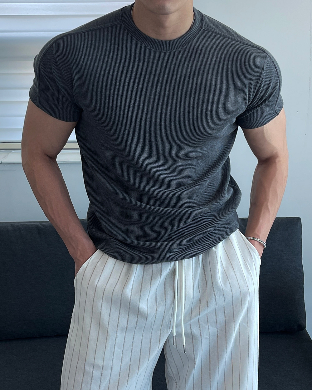 바지 모델 착용 이미지-S1L42