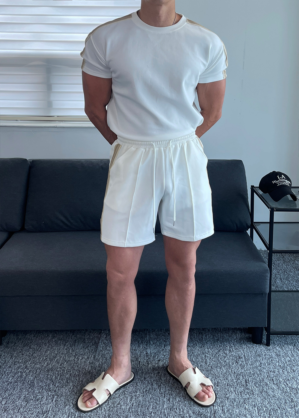 短袖T卹模特兒穿著圖片 - S1L24