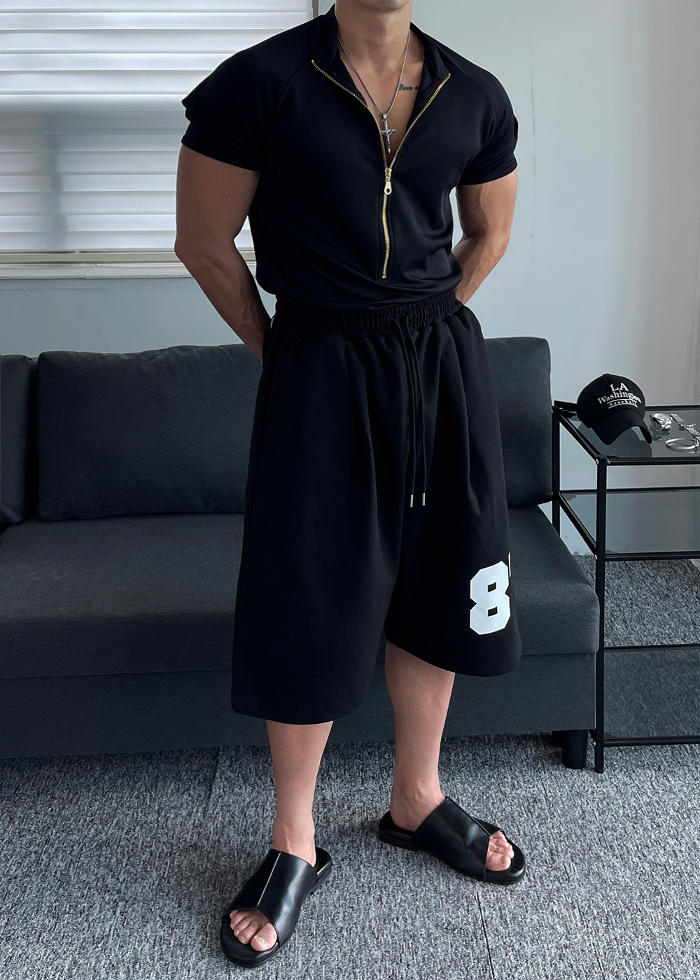 模特兒身穿短袖T卹圖片 - S1L44