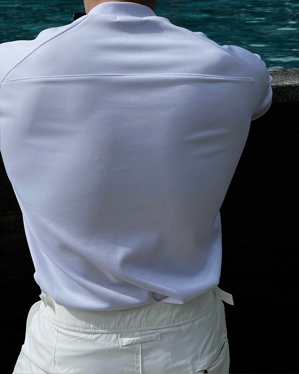 模特兒身穿短袖T卹圖片-S5L8