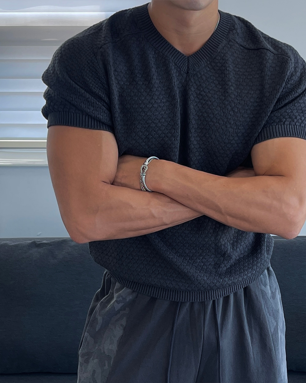 반팔 티셔츠 모델 착용 이미지-S1L31